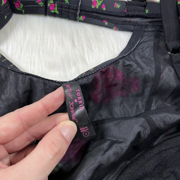 Torrid Betsey Johnson Women's Plus Size 6 Black Floral Rose One Piece Swim Suit - Picture 8 of 13